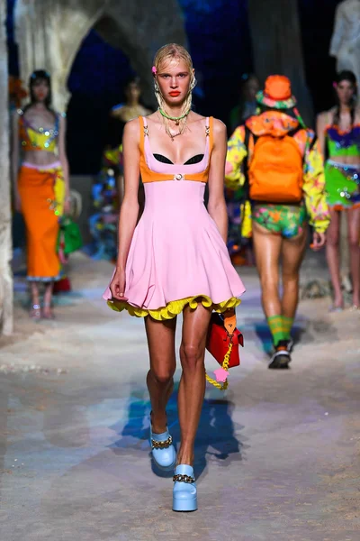 Look 53